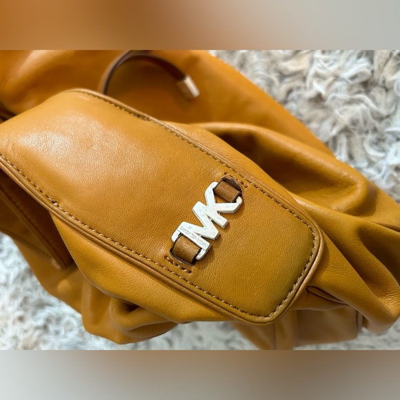 Vintage Michael Kors Tan Brown Leather Hobo Shoulder Bag Purse Boho - Picture 7 of 12